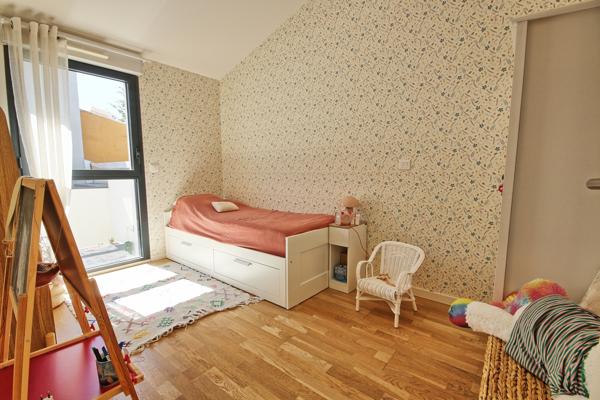 Bordeaux Bacalan maison de type F4bis de 114m² avec jardin, piscine, garage et cellier proche tramway