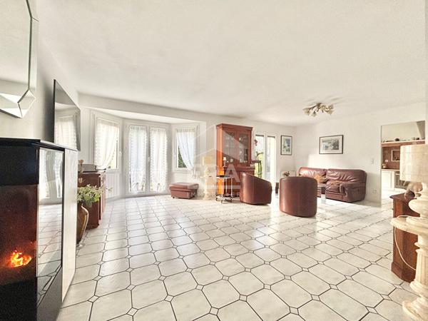 Maison indépendante ? Quartier calme et verdoyant, face à la forêt