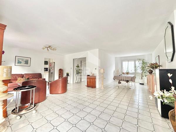 Maison indépendante ? Quartier calme et verdoyant, face à la forêt