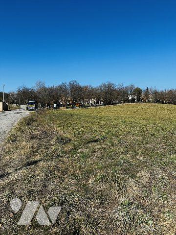 Teerain constructible 792m²