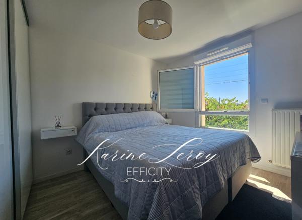 Appartement
         3 pièces
        - 64 m² 195 000 € *