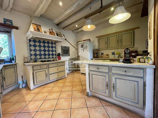 Propriété à vendre Saint Cheron 880 m2