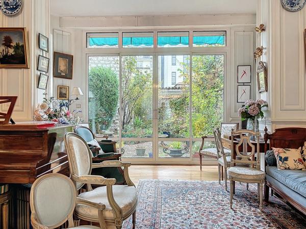 Dpt Marne (51), à vendre REIMS maison T13 de 358 m² - Terrain de 70 m²