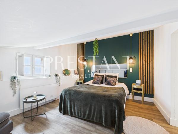 Charmant appartement avec poutres apparentes et combles aménageables en plein cœur historique de Bordeaux, BORDEAUX
