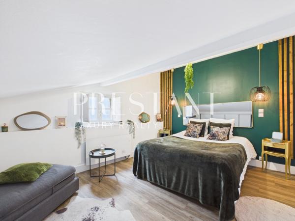 Charmant appartement avec poutres apparentes et combles aménageables en plein cœur historique de Bordeaux, BORDEAUX