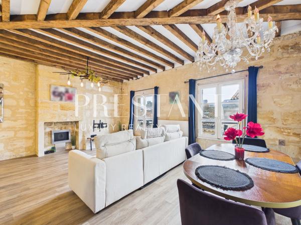 Charmant appartement avec poutres apparentes et combles aménageables en plein cœur historique de Bordeaux, BORDEAUX