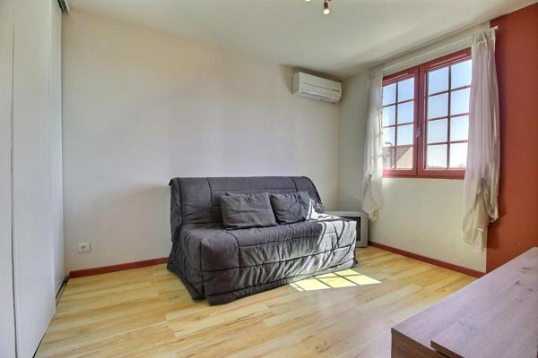 Maison individuelle, 4 chambres sur sous-sol total avec jardin