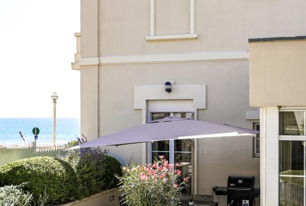 LILICA – Villa emblématique de caractère face à l’océan.