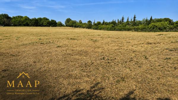 Corps de ferme en pierre à rénover – Au cœur du Quercy 188 000 €