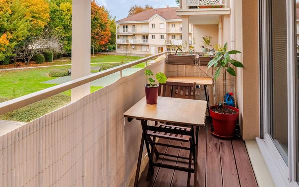 Appartement à vendre    3 pièces • 64 m2 Guyancourt