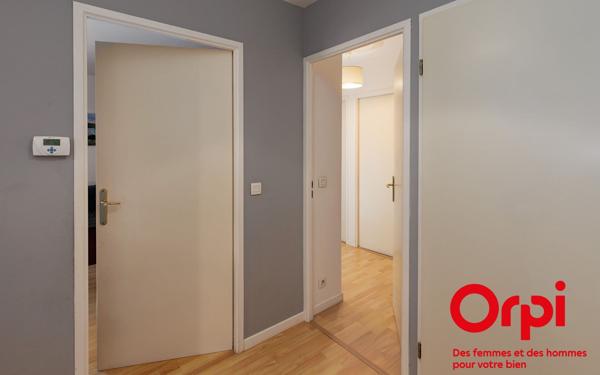 Appartement à vendre    3 pièces • 64 m2 Guyancourt