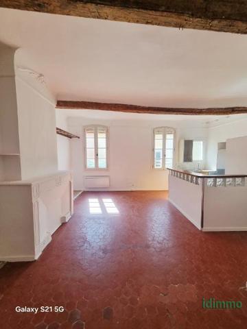 Exclusivité et Affaire Draguignan grand appartement F3+bureau 104m traversant 3eme étage 105000€ dpe D Draguignan (83300)