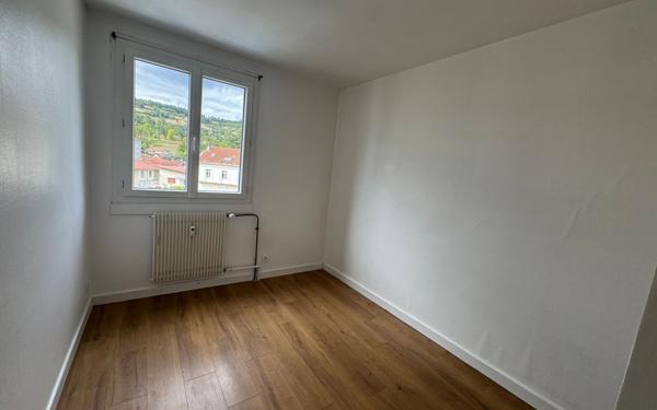 Appartement à louer    4 pièces • 90 m2 Saint-Marcellin