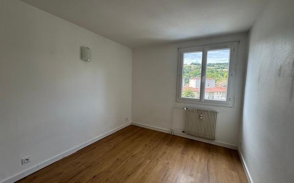 Appartement à louer    4 pièces • 90 m2 Saint-Marcellin