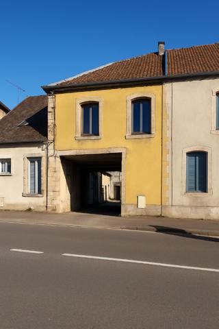 Maison 4 pièces 331 m2