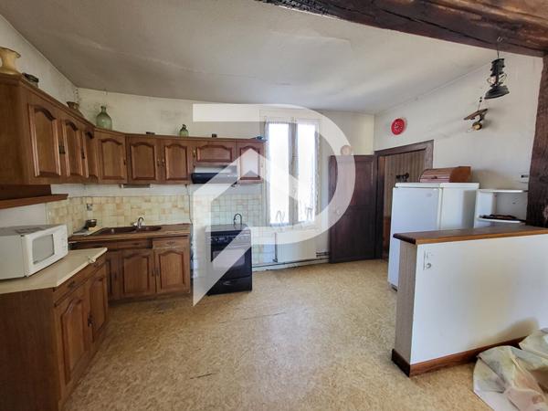 Maison 4 pièces 331 m2