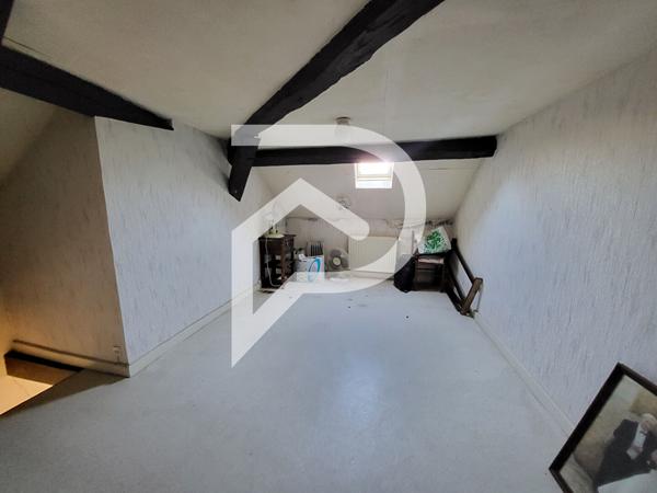 Maison 4 pièces 331 m2