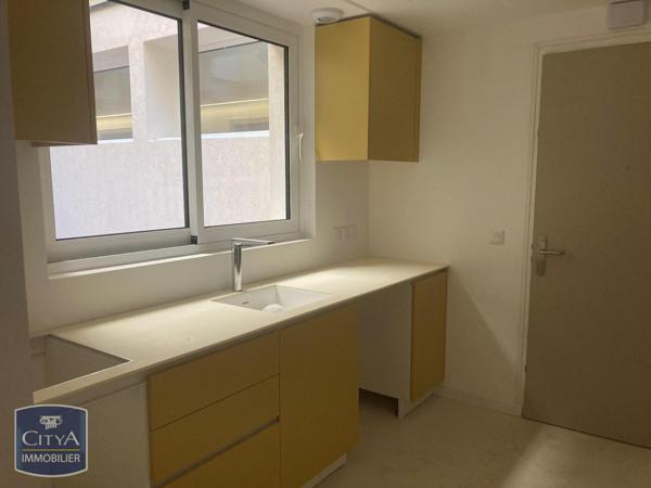 Appartement à louer 2 pièces 54.2m²