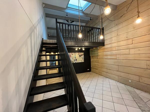 Local commercial 89m² à louer - Place Gambetta, Saint-Pierre-d’Oléron. (17)