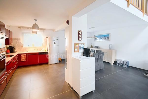 TRES BELLE MAISON INDIVIDUELLE 130M2 + VERANDA 36M2 SUR TERRAIN DE 6 ARES 70