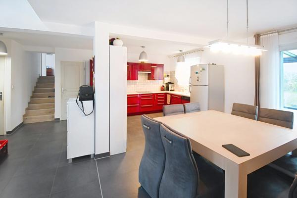 TRES BELLE MAISON INDIVIDUELLE 130M2 + VERANDA 36M2 SUR TERRAIN DE 6 ARES 70