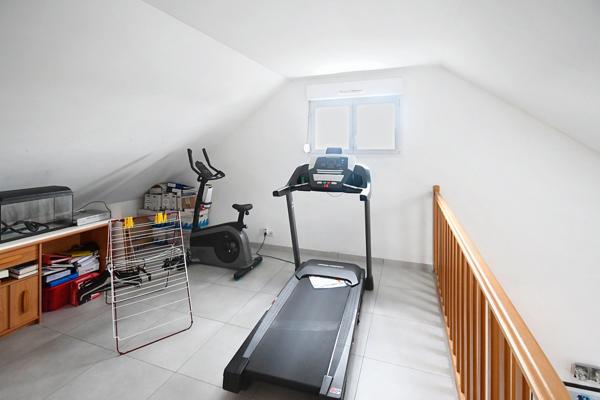 TRES BELLE MAISON INDIVIDUELLE 130M2 + VERANDA 36M2 SUR TERRAIN DE 6 ARES 70