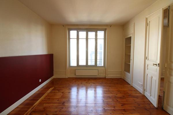 39 AVENUE FOCH - F2 LUMINEUX AVEC TERRASSE