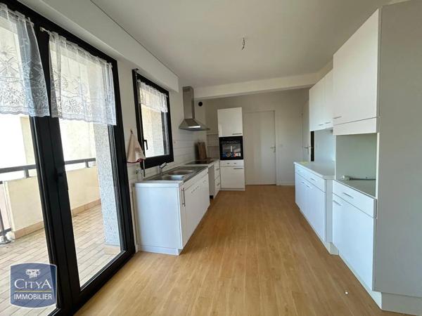 Appartement à louer 3 pièces 90m² Laval (53000)