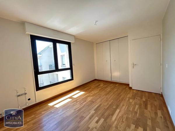 Appartement à louer 3 pièces 90m² Laval (53000)