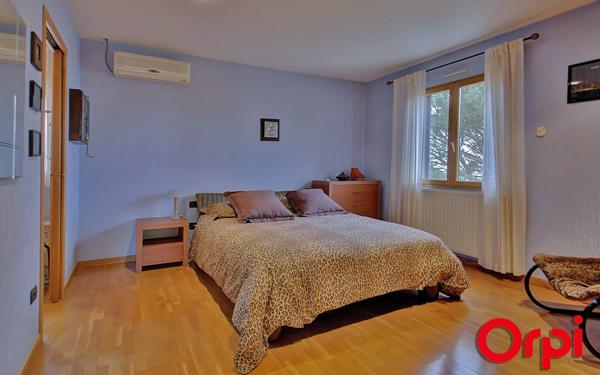 Maison à vendre    7 pièces • 201 m2 Bourgoin-Jallieu