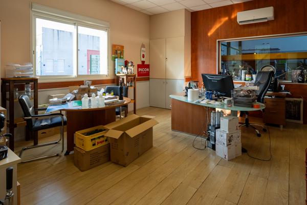 À VENDRE – EXCLUSIVITÉ – MURS COMMERCIAUX / ENTREPÔT + BUREAUX – 2 900 m² – AVIGNON FONTCOUVERTE