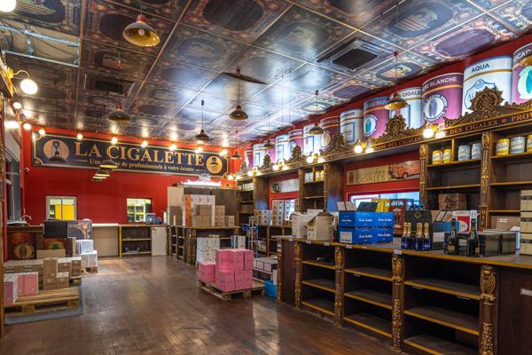 À VENDRE – EXCLUSIVITÉ – MURS COMMERCIAUX / ENTREPÔT + BUREAUX – 2 900 m² – AVIGNON FONTCOUVERTE