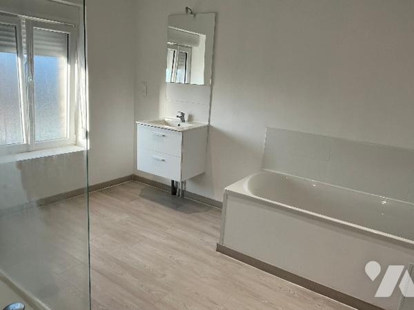 Local commercial avec appartement