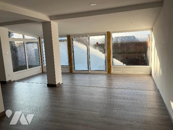 Local commercial avec appartement