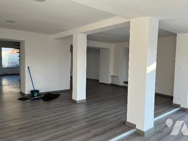 Local commercial avec appartement