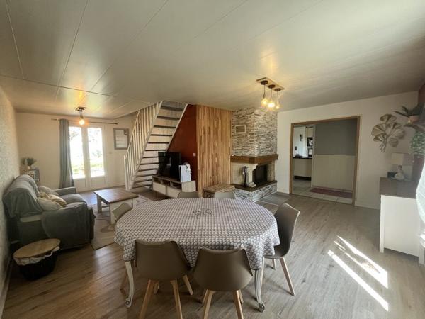 Maison à vendre |  Saint-Pantaléon-de-Larche |  5 pièces | 97 m²