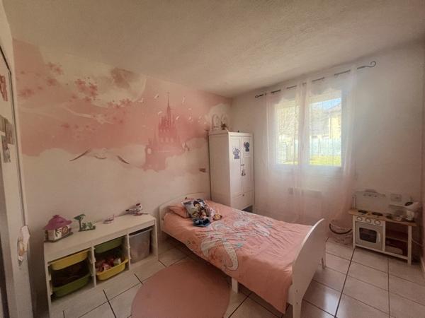 Maison à vendre |  Saint-Pantaléon-de-Larche |  5 pièces | 97 m²