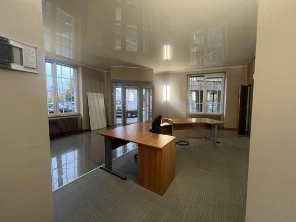 Local professionnel /PLACE MICHELET 43000 LE PUY EN VELAY