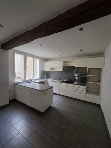 À vendre - Maison individuelle, 6 pièces située à Beaumont-sur-Sarthe (72170)
