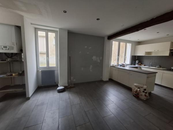 À vendre - Maison individuelle, 6 pièces située à Beaumont-sur-Sarthe (72170)