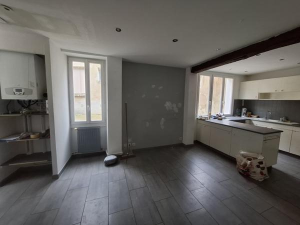 À vendre - Maison individuelle, 6 pièces située à Beaumont-sur-Sarthe (72170)