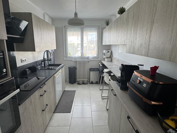 Appartement 6 pièces dans le quartier Saint Pierre