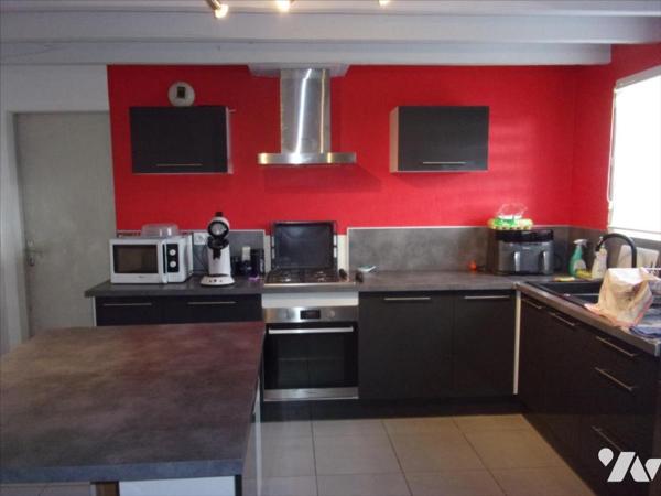 CARENTOIR, Maison familiale à vendre.