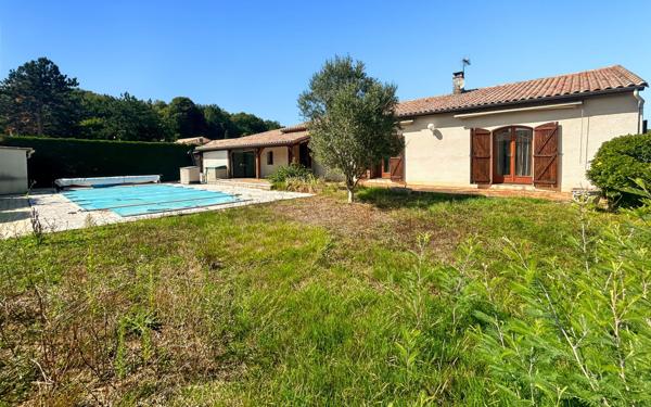 Maison à vendre    5 pièces •  Layrac