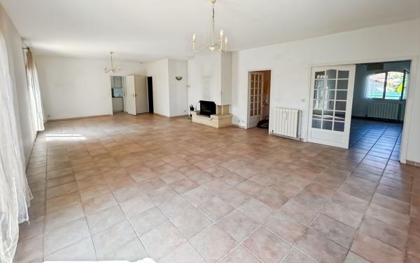 Maison à vendre    5 pièces •  Layrac