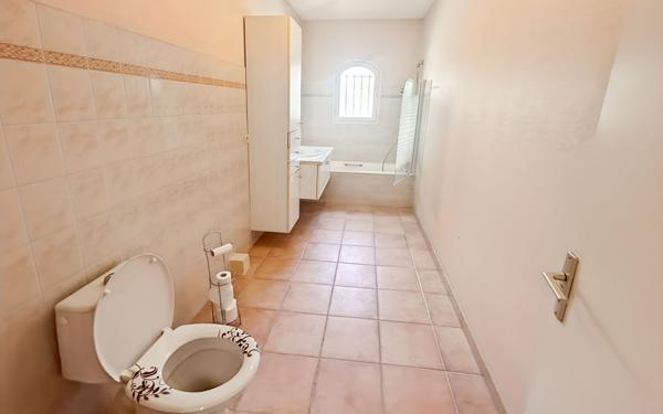 Maison à vendre    5 pièces •  Layrac