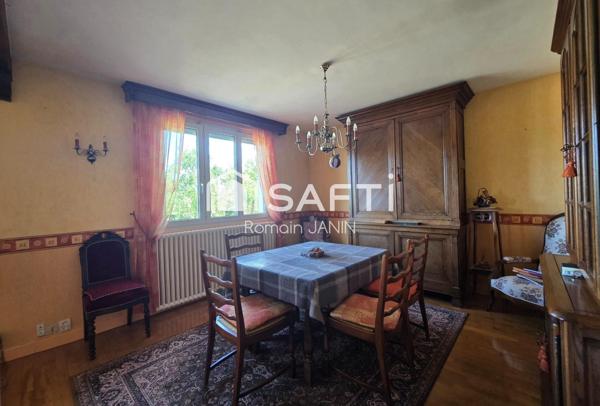 Maison individuelle sur sous-sol complet avec grand terrain et garages