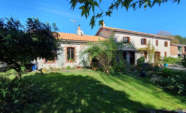 A SAISIR BELLE LONGERE 4 CHAMBRES 182M2