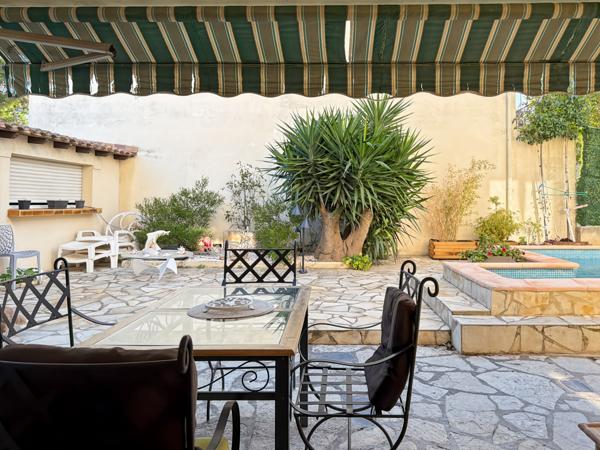 Mireval (34110) Maison 170 m2, 5 chambres, piscine, deux garages.