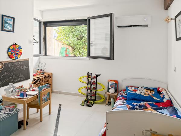 Mireval (34110) Maison 170 m2, 5 chambres, piscine, deux garages.